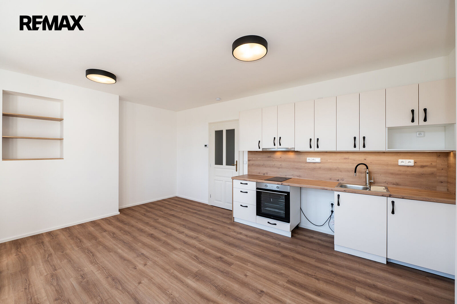 Pronájem bytu 1+kk 27 m² – fotografie 3