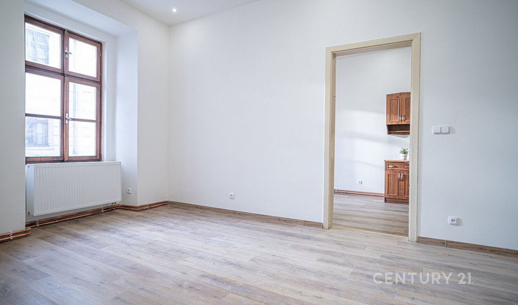 Pronájem bytu 2+1 77 m², Znojmo – náhled fotky 2