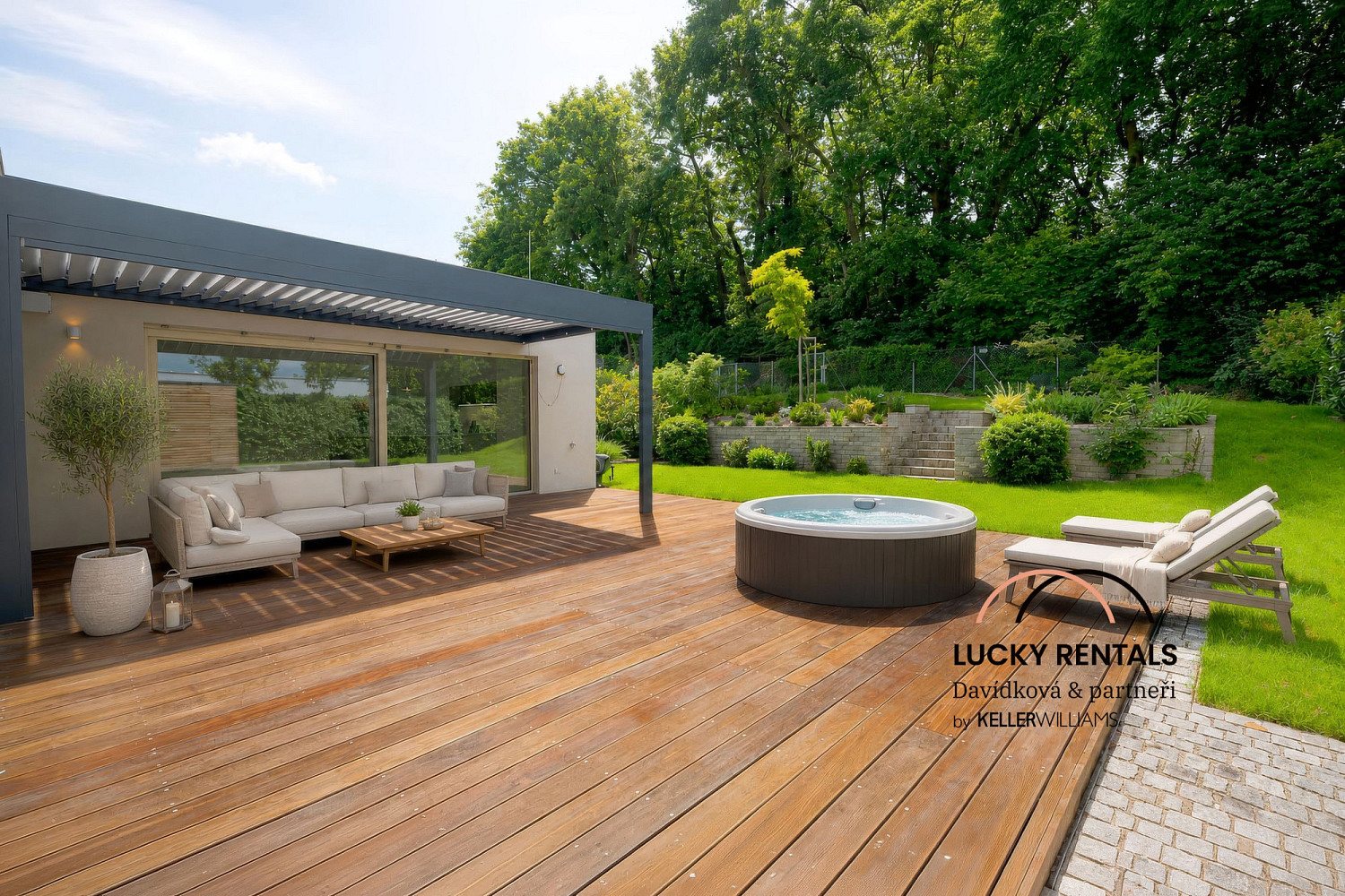 Prodej domu 195 m² s pozemkem 514 m² – fotografie 2