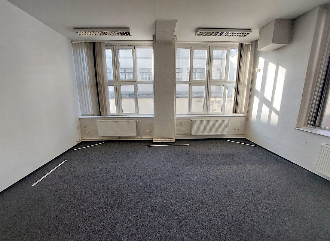 Pronájem kanceláře 127 m² – fotografie 3
