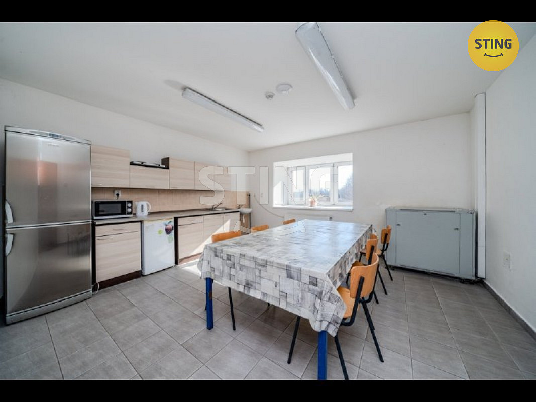Pronájem skladovacích prostor 220 m² – pohled 4