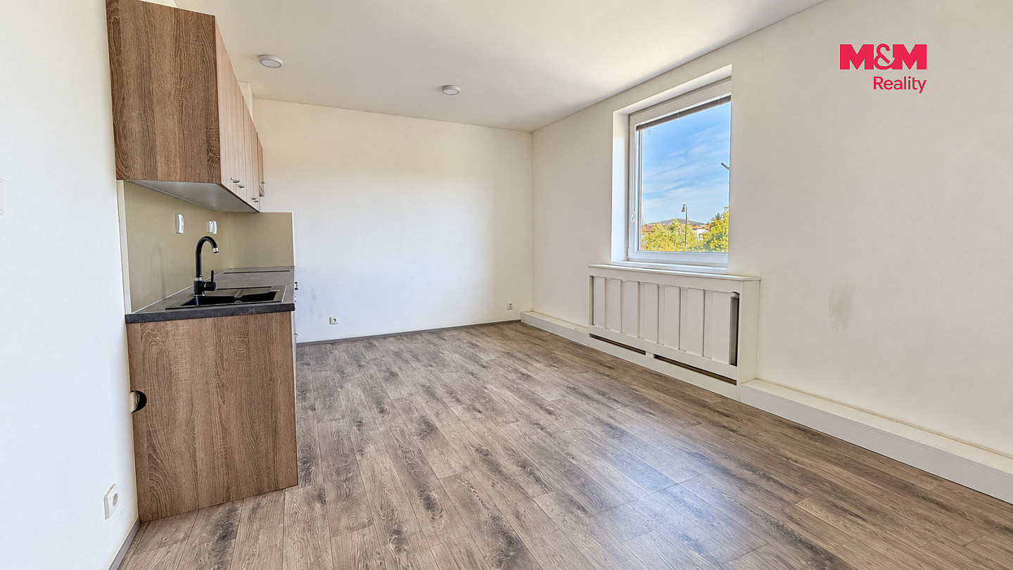Pronájem bytu 2+kk 38 m² – fotografie 2