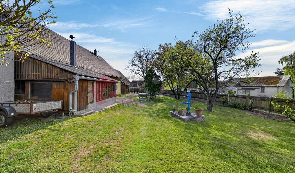 Prodej domu 271 m² s pozemkem 1 077 m², Rožmitál pod Třemšínem – náhled fotky 2