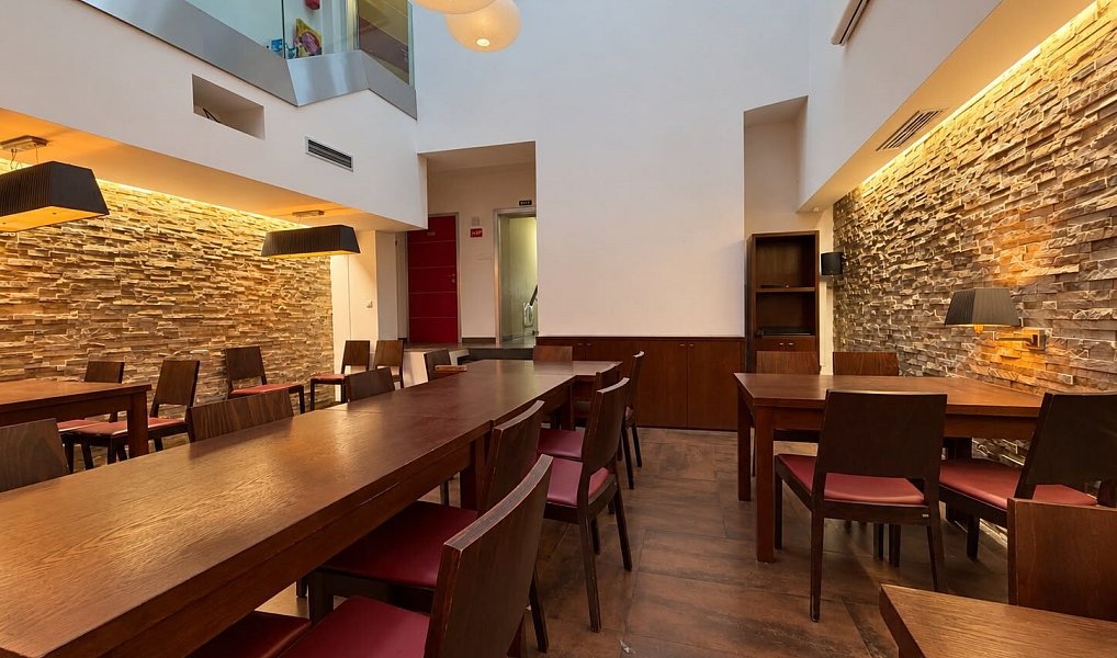 Pronájem restaurace 229 m², Louny – náhled fotky 3
