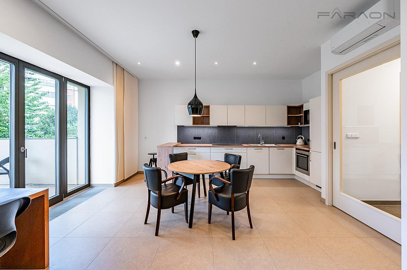 Pronájem bytu 2+kk 72 m² – fotografie 5