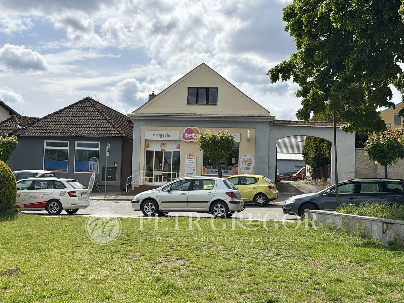 Pronájem obchodních prostor 270 m²