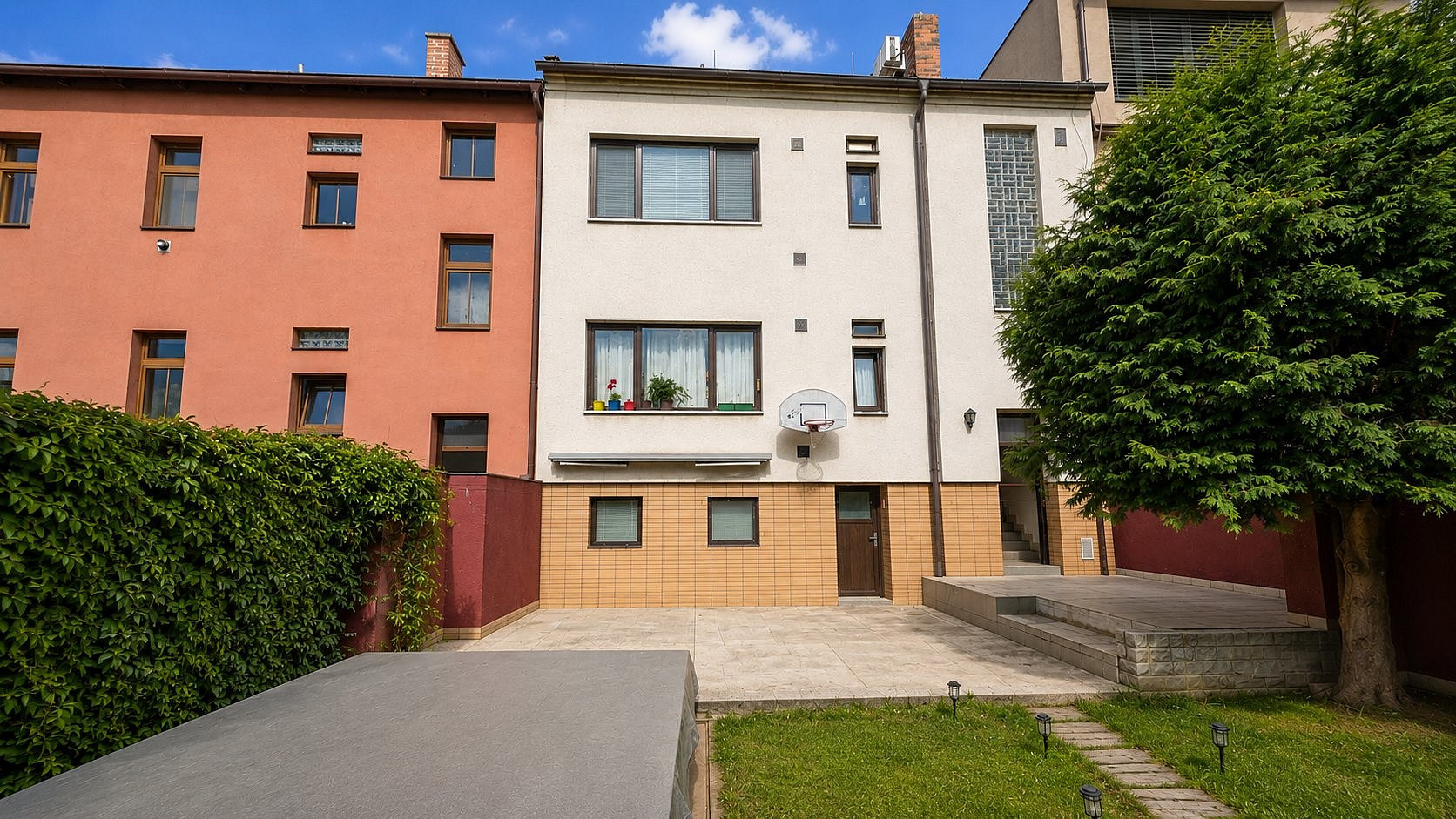 Prodej domu 294 m² s pozemkem 383 m² – fotografie 3