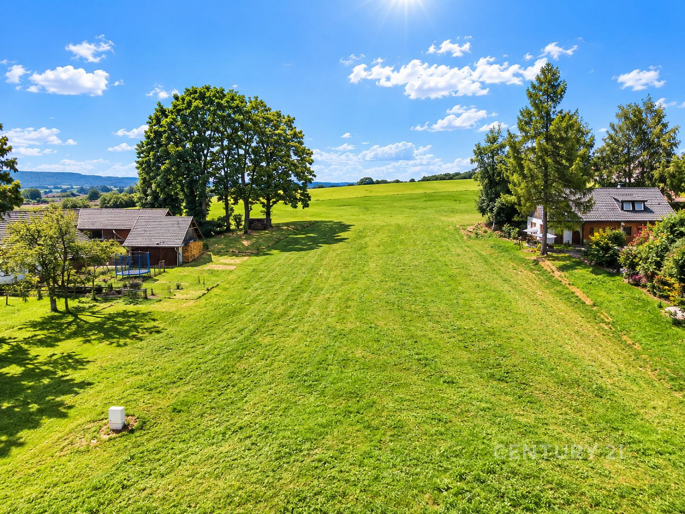 Prodej stavebního pozemku 1 832 m² – fotografie 2