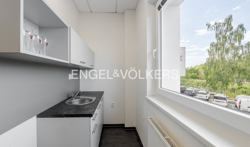 Pronájem kanceláře 89 m², Praha – náhled fotky 8