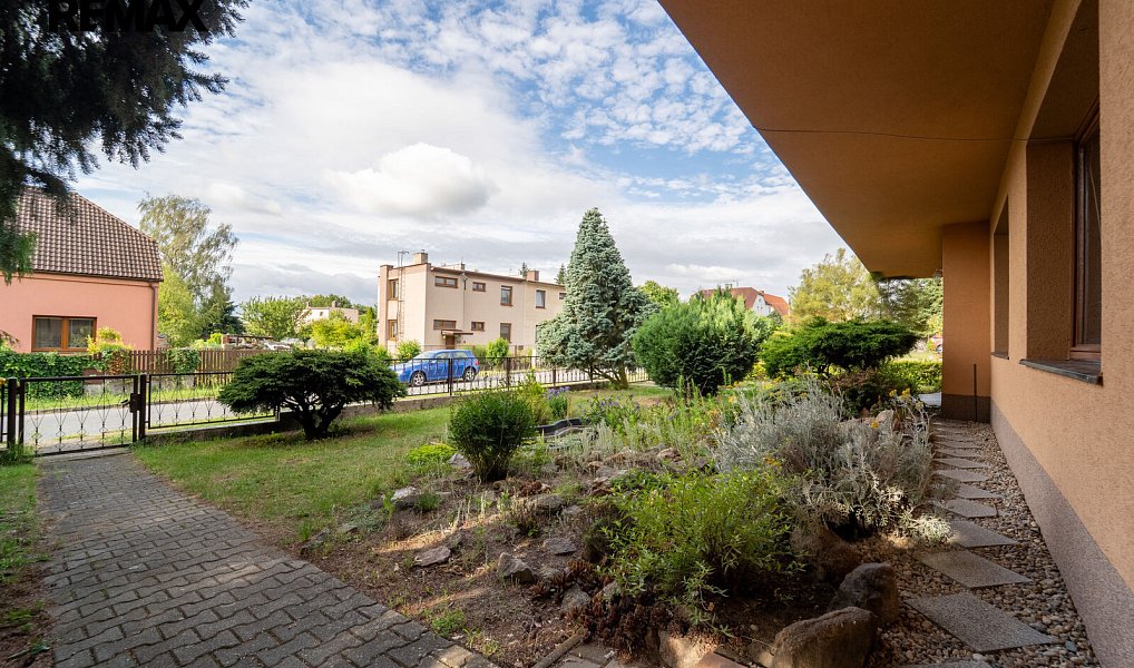 Prodej domu 234 m² s pozemkem 999 m², Týnec nad Labem – náhled fotky 43