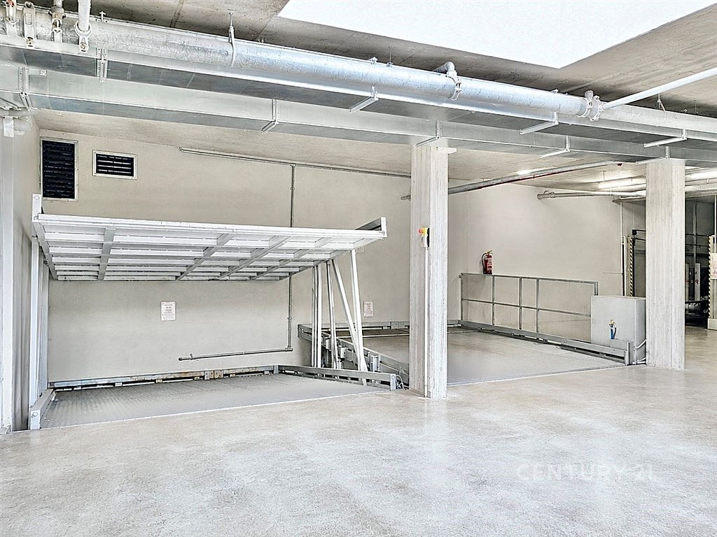 Pronájem garážového stání Praha 3, Vinohrady, ulice Slezská – pohled 3