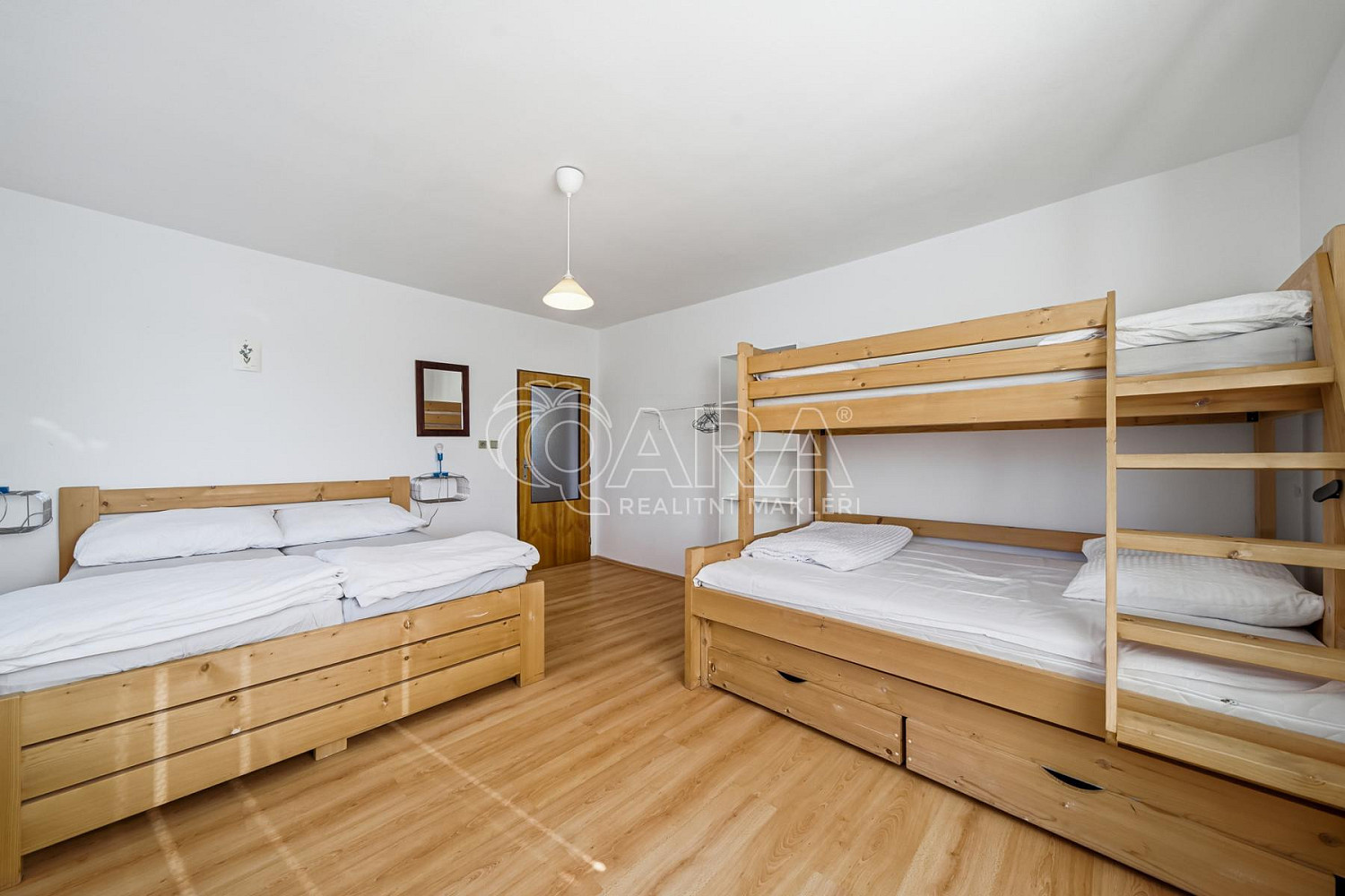 Prodej domu 260 m² s pozemkem 2 811 m² – fotografie 3