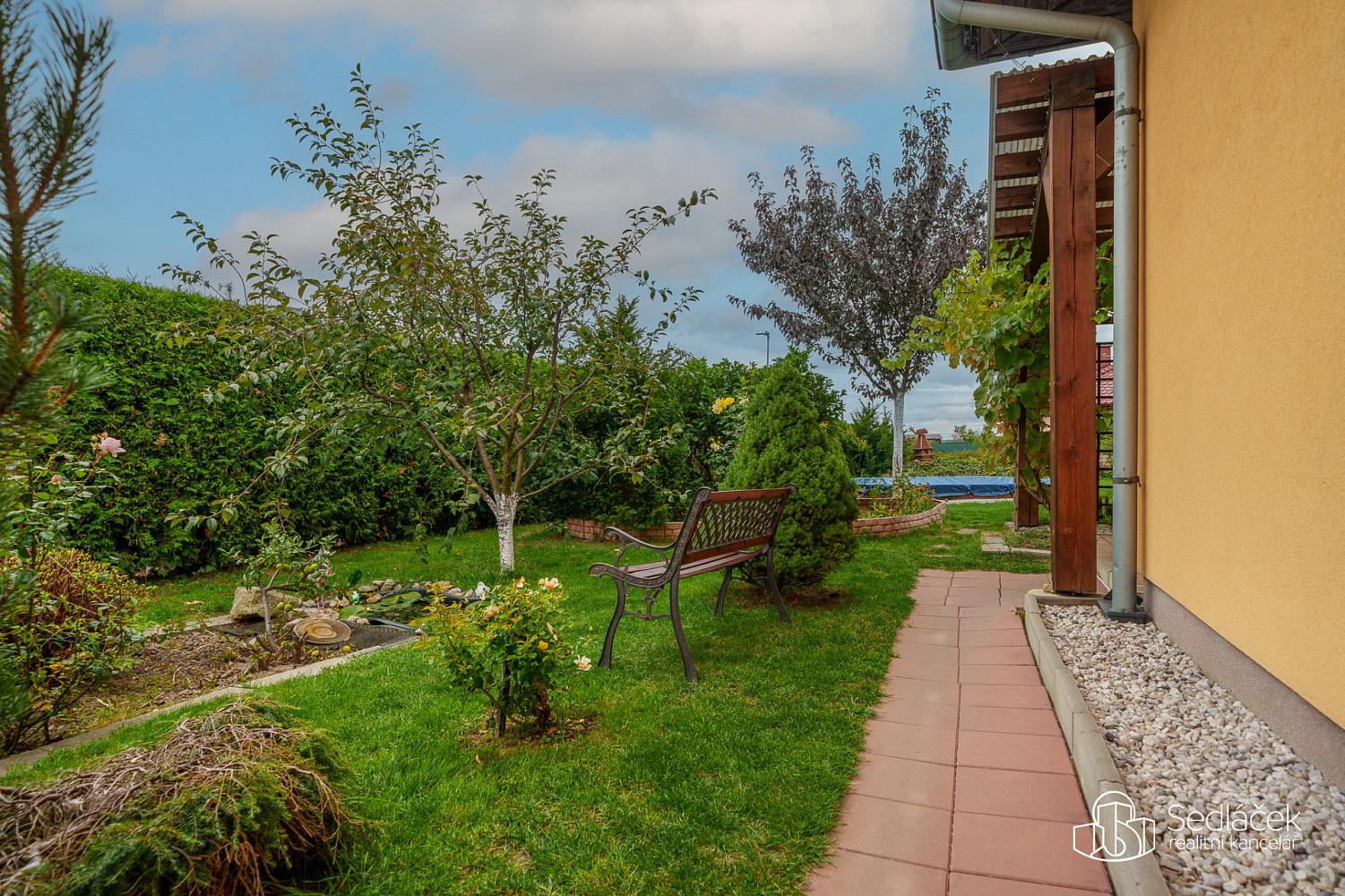 Prodej domu 100 m² s pozemkem 1 272 m² – fotografie 2