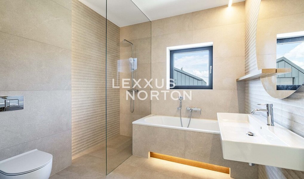 Prodej domu 231 m² s pozemkem 446 m², Praha – náhled fotky 8