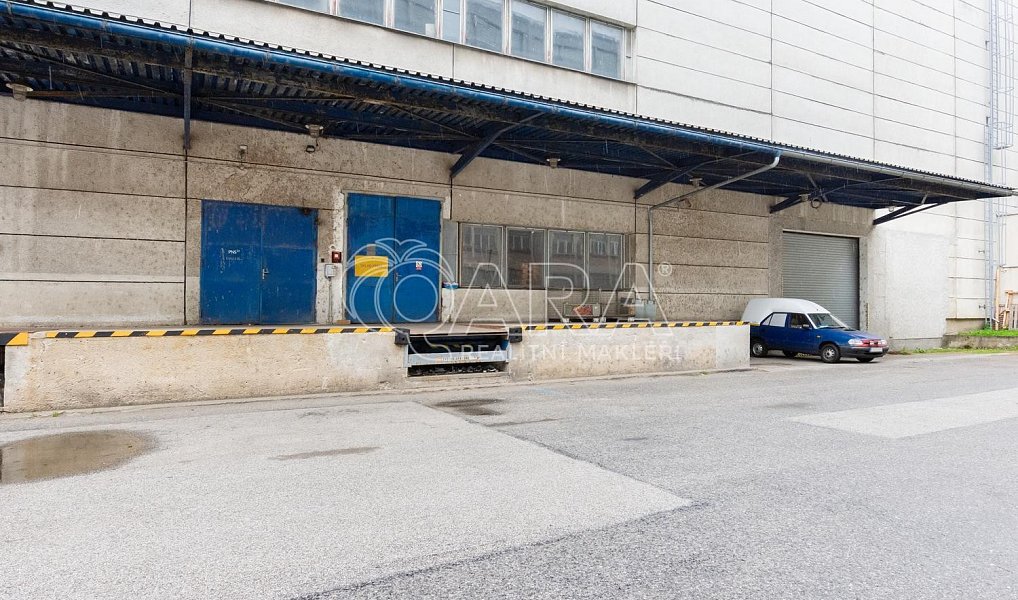 Pronájem skladovacích prostor 750 m², Písek – náhled fotky 3