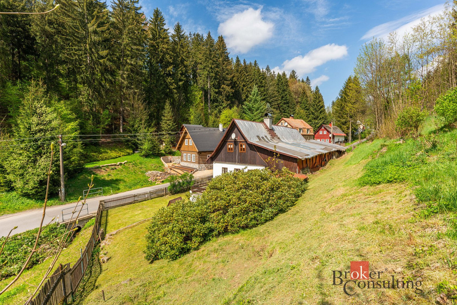 Prodej domu 214 m² s pozemkem 3 028 m²