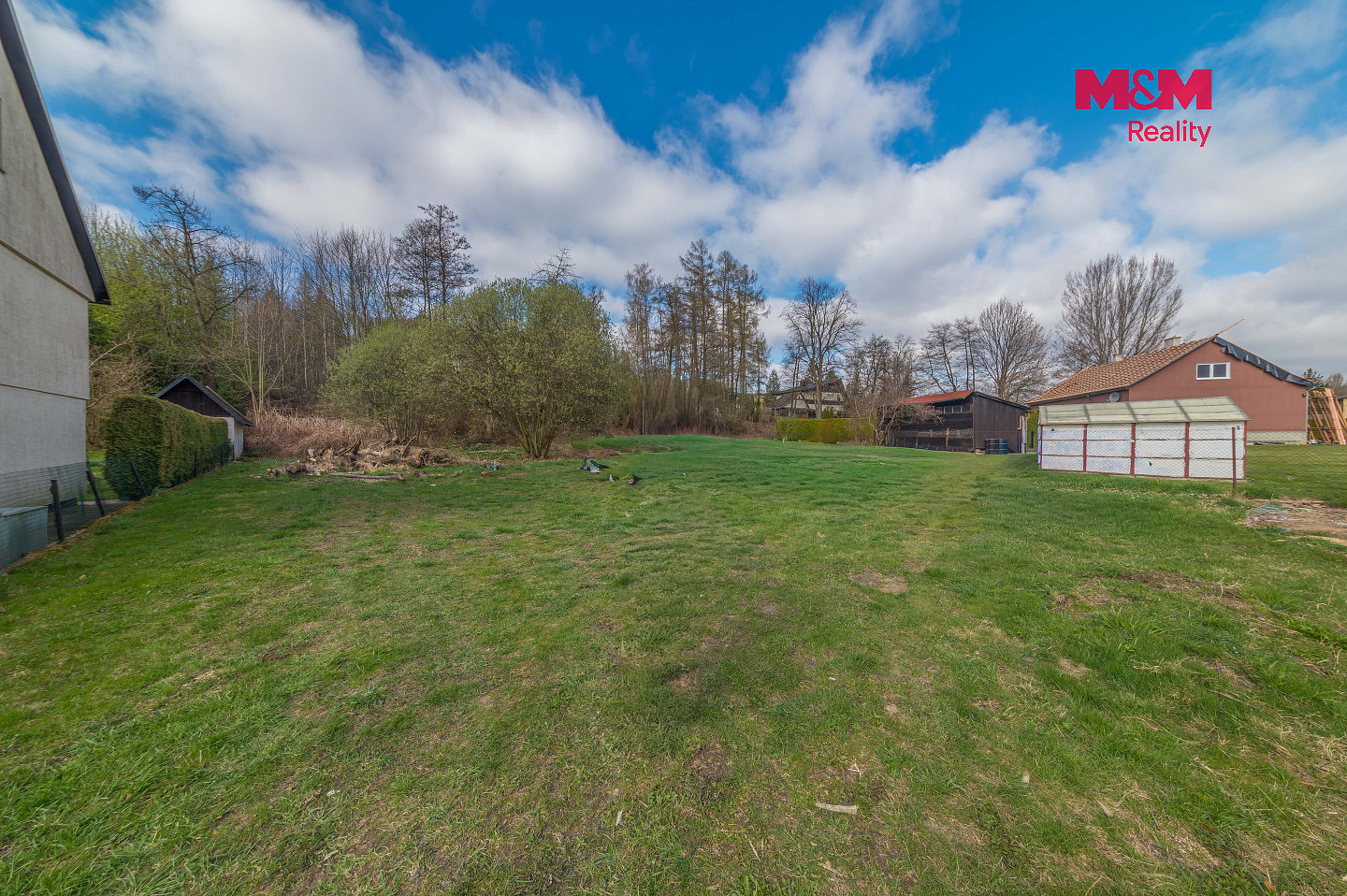 Prodej stavebního pozemku 824 m² – fotografie 2