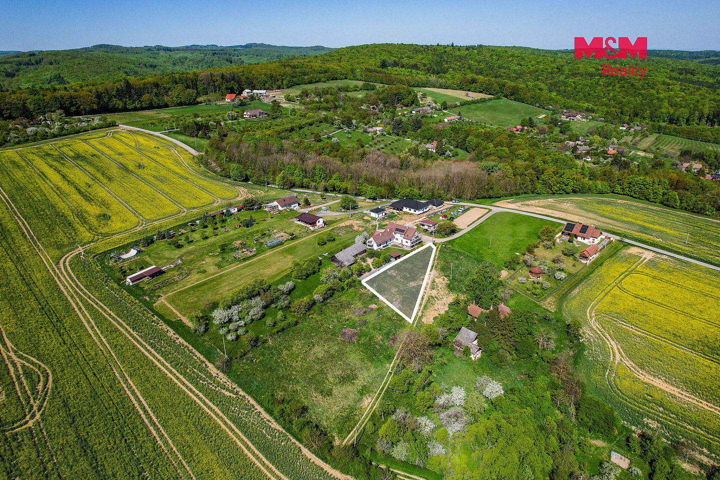 Prodej stavebního pozemku 772 m² – fotografie 5