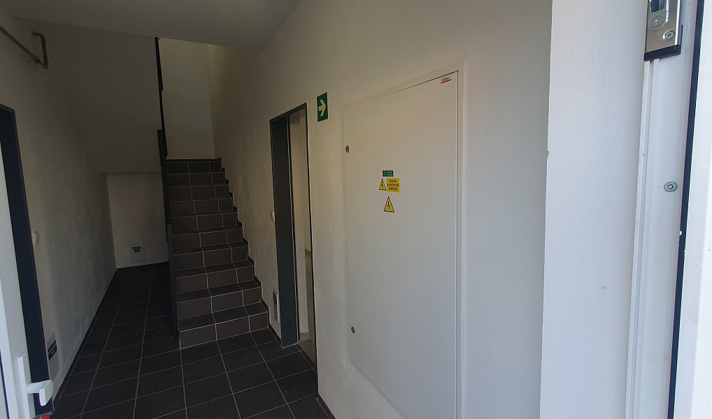 Pronájem bytu 1+1 40 m², Košťany – náhled fotky 3