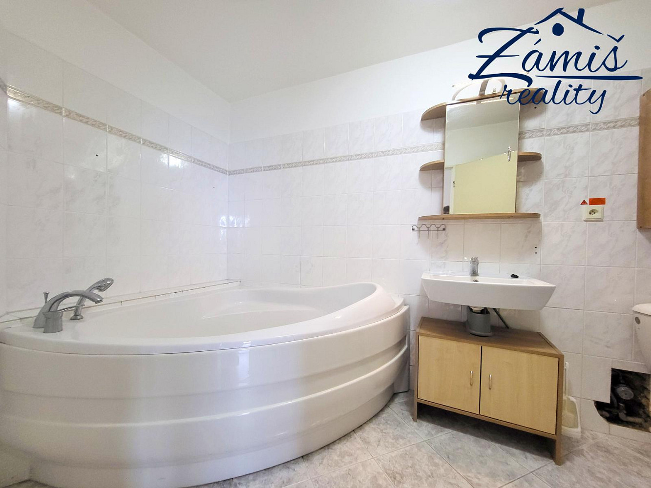 Prodej domu 400 m² s pozemkem 201 m² – fotografie 3