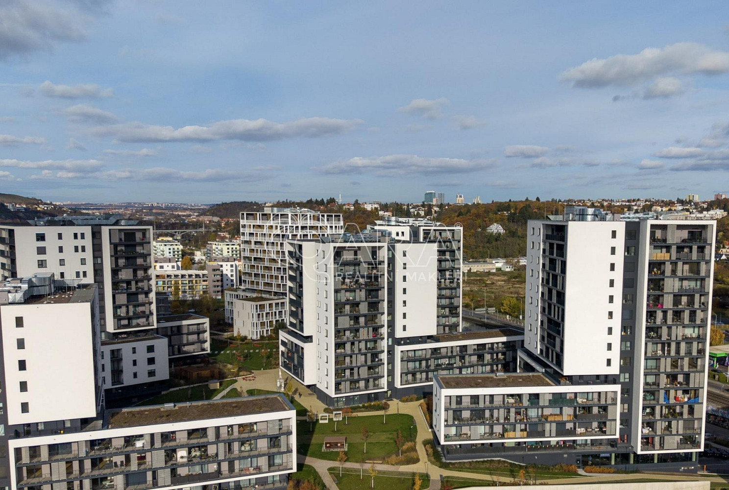 Pronájem garážového stání v areálu Zahálka Praha 4, Modřany