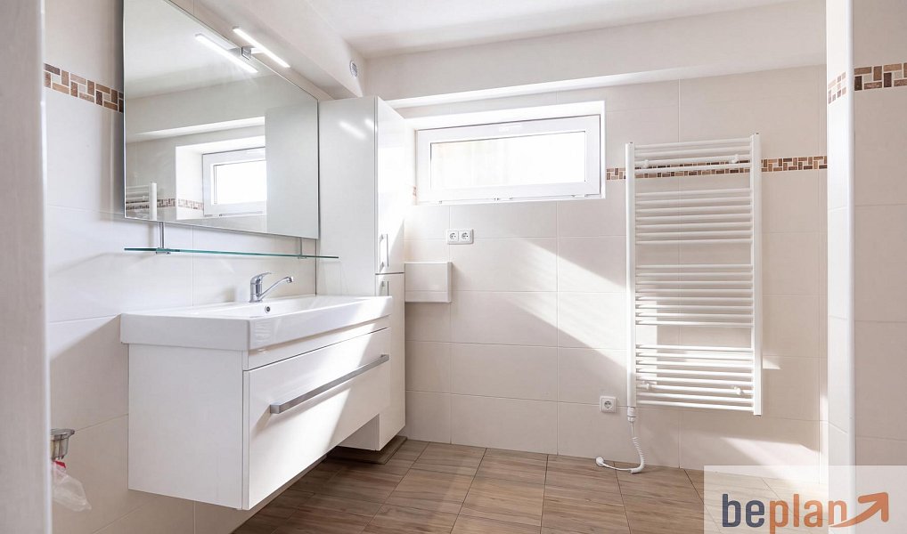 Prodej domu 300 m² s pozemkem 557 m², Drnholec – náhled fotky 4