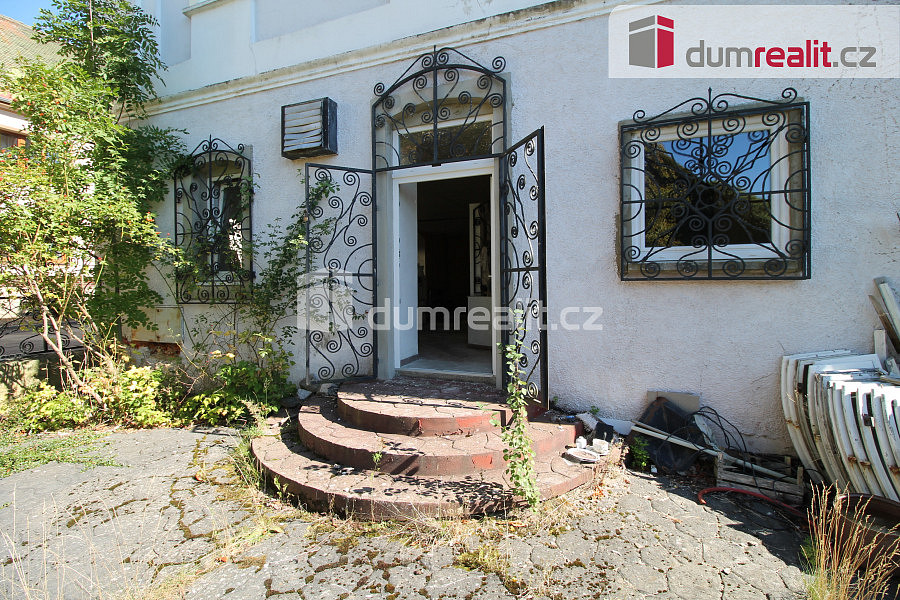 Prodej nájemního domu, činžáku 1 385 m² — photo 2