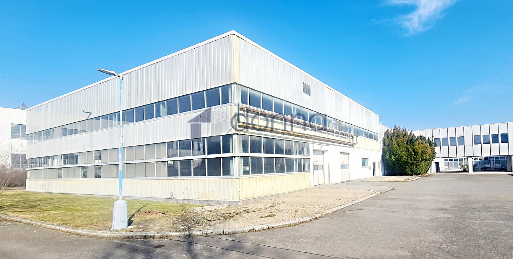 Pronájem obchodních prostor 1 137 m² – fotografie 2