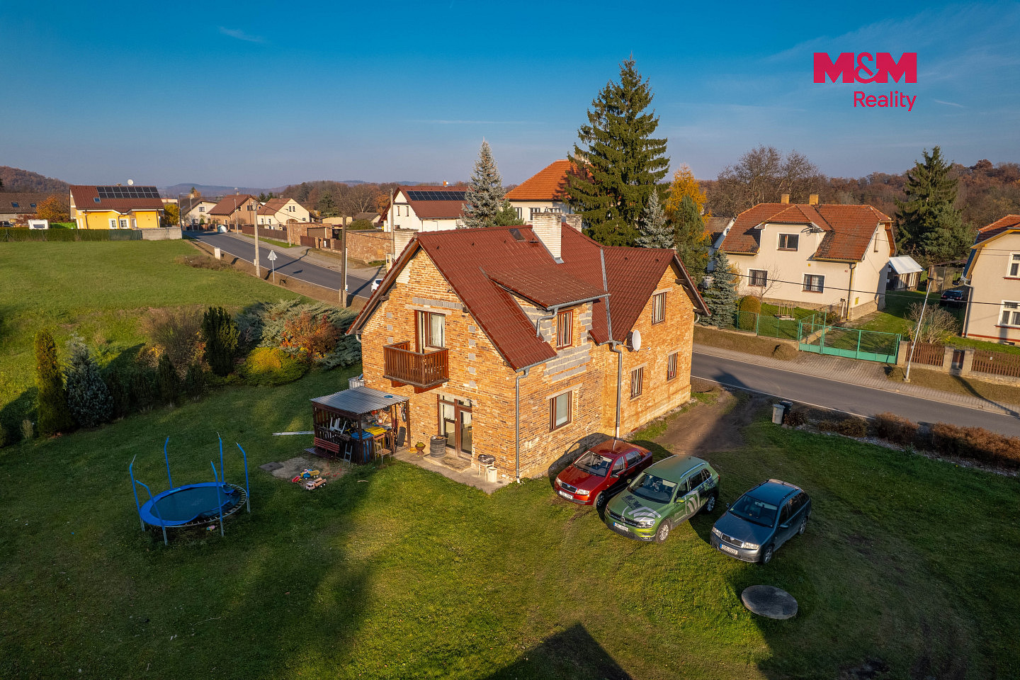 Prodej domu 180 m² s pozemkem 2 215 m²