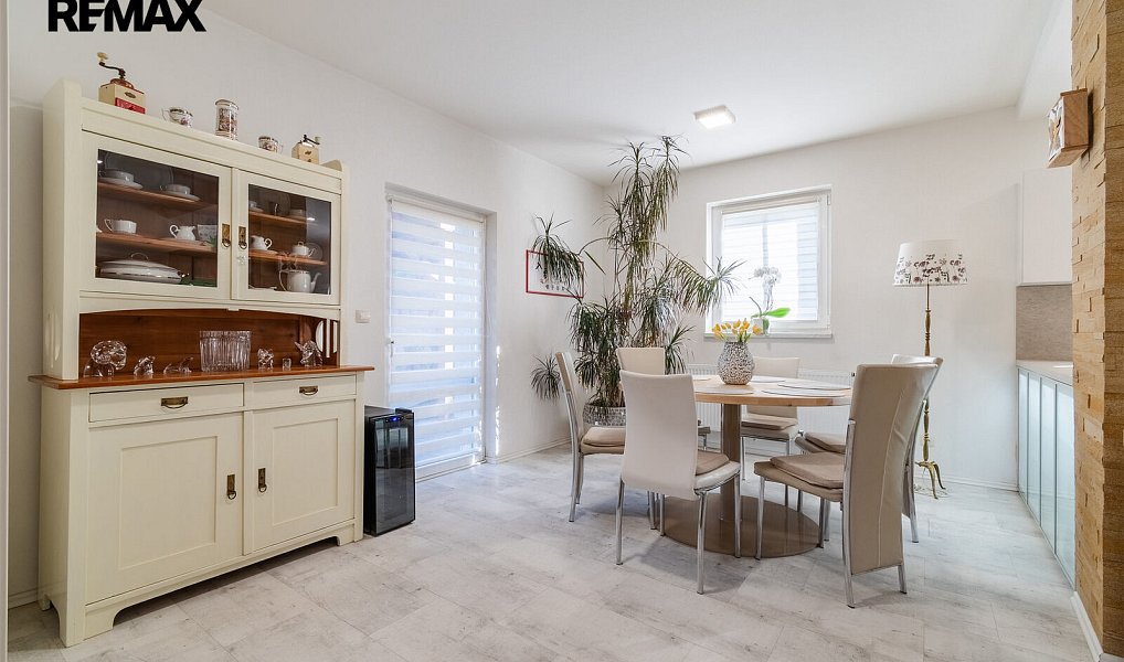 Prodej domu 214 m² s pozemkem 670 m², Plzeň – náhled fotky 10