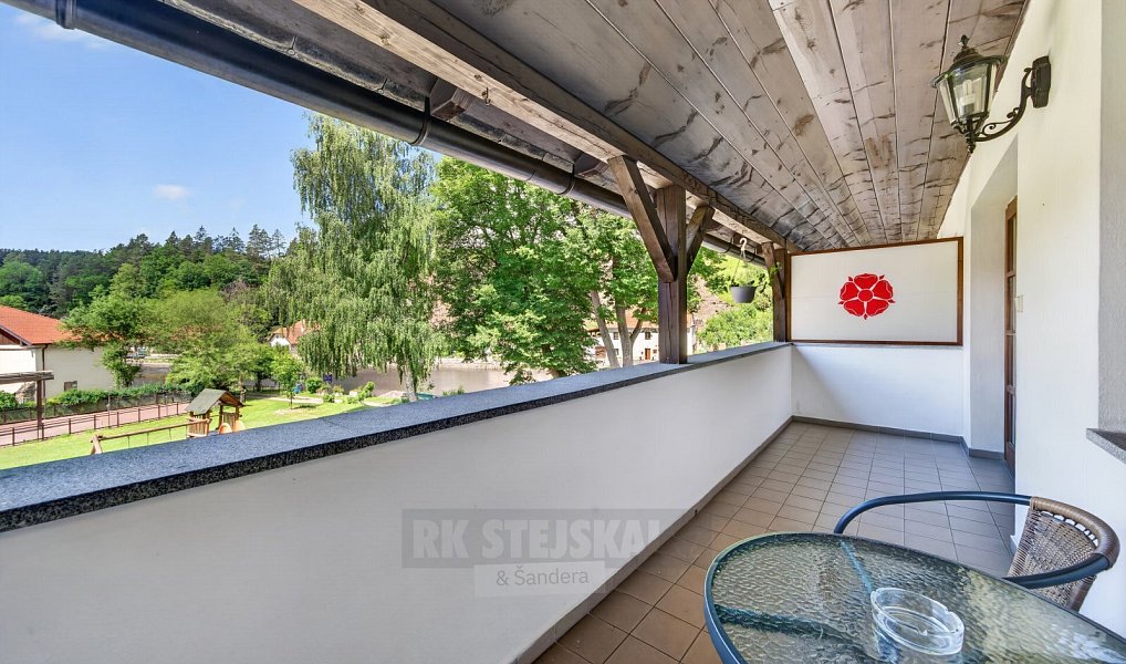Prodej ubytovacího objektu 1 750 m², Rožmberk nad Vltavou – náhled fotky 22