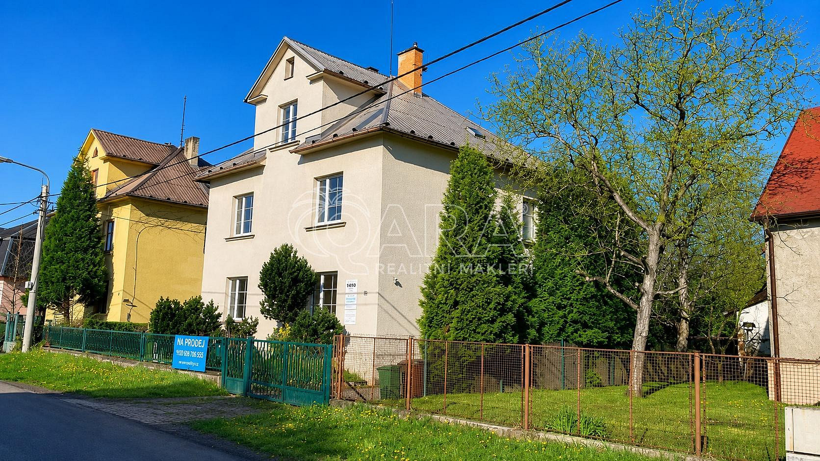 Pronájem domu 200 m² s pozemkem 842 m² — photo 2
