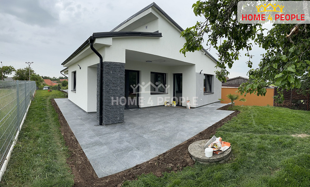 Pronájem domu 160 m² s pozemkem 1 404 m² — photo 3