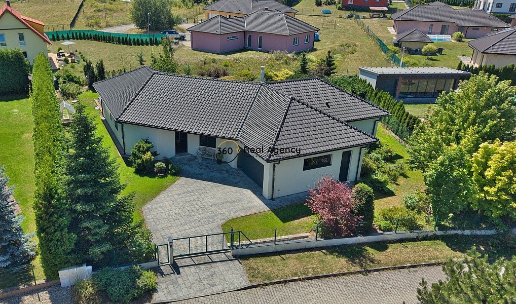 Prodej domu 214 m² s pozemkem 1 240 m², Trnová – náhled fotky 29