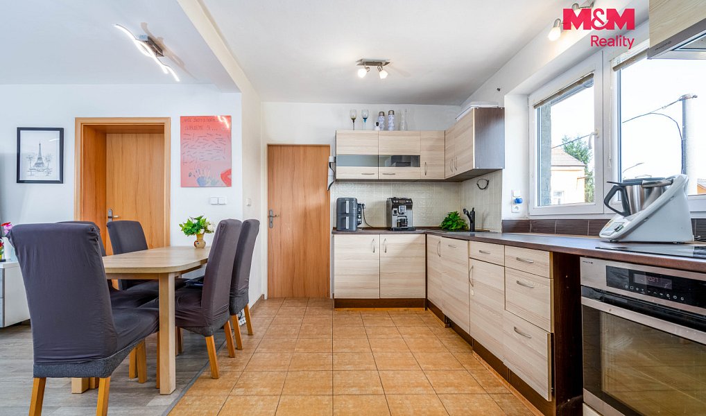 Prodej nájemního domu, činžáku 176 m², Milovice – náhled fotky 5