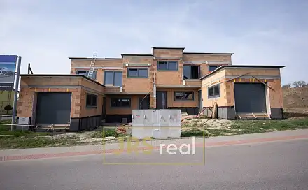 Prodej domu 216 m² s pozemkem 464 m², Hrušovany nad Jevišovkou, okres Znojmo