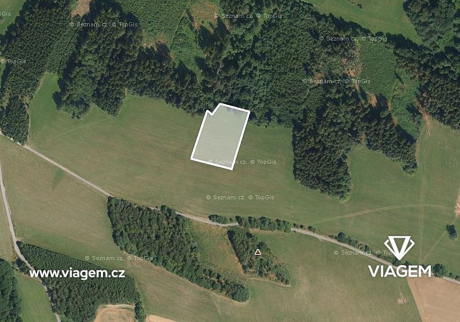 Prodej pole 1 122 m²