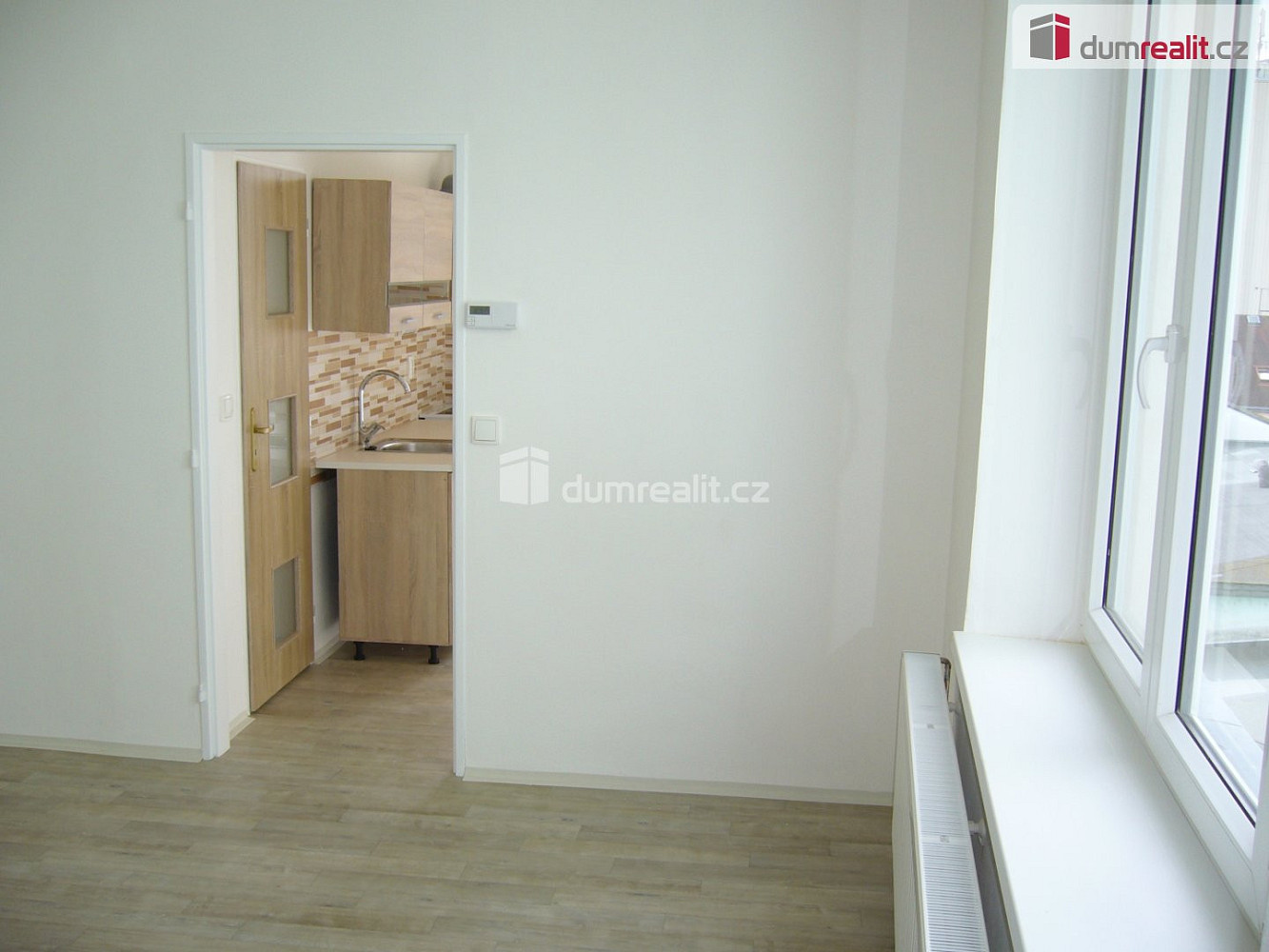 Pronájem bytu 1+1 30 m² – fotografie 4