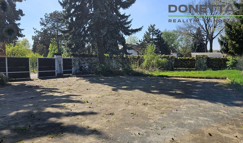 Prodej stavebního pozemku 782 m², Hradec Králové – náhled fotky 3