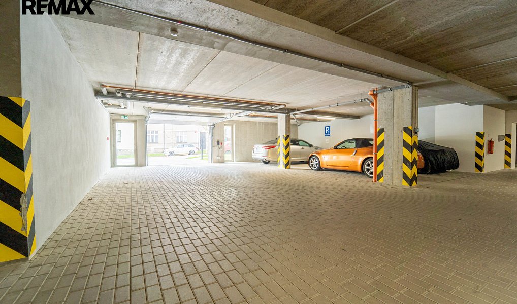 Prodej dvou garážových stání v novém bytové domě, ulice 5. května, Kolín, Kolín – náhled fotky 8