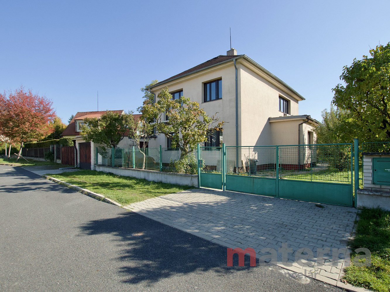 Prodej domu 243 m² s pozemkem 743 m²