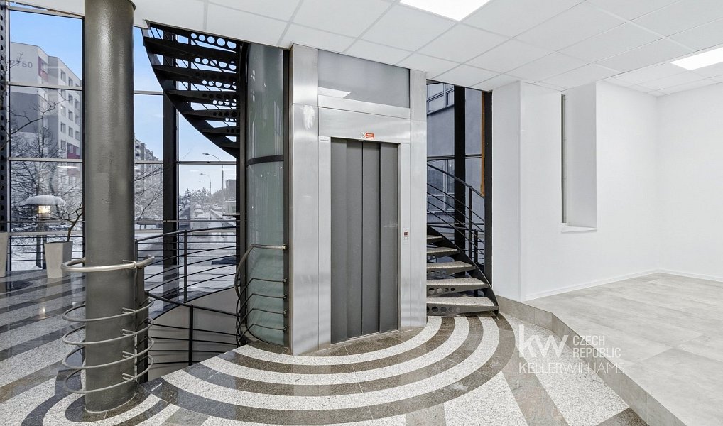 Pronájem obchodních prostor 1 073 m², Tábor – náhled fotky 8