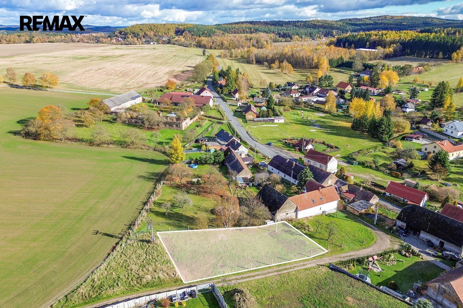 Prodej stavebního pozemku 757 m² – fotografie 4