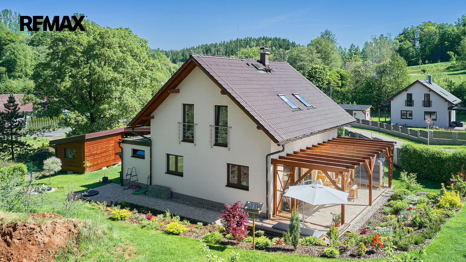 Prodej domu 114 m² s pozemkem 1 305 m²