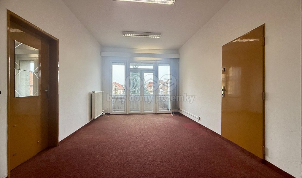 Pronájem kanceláře 18 m², Blatná – náhled fotky 2