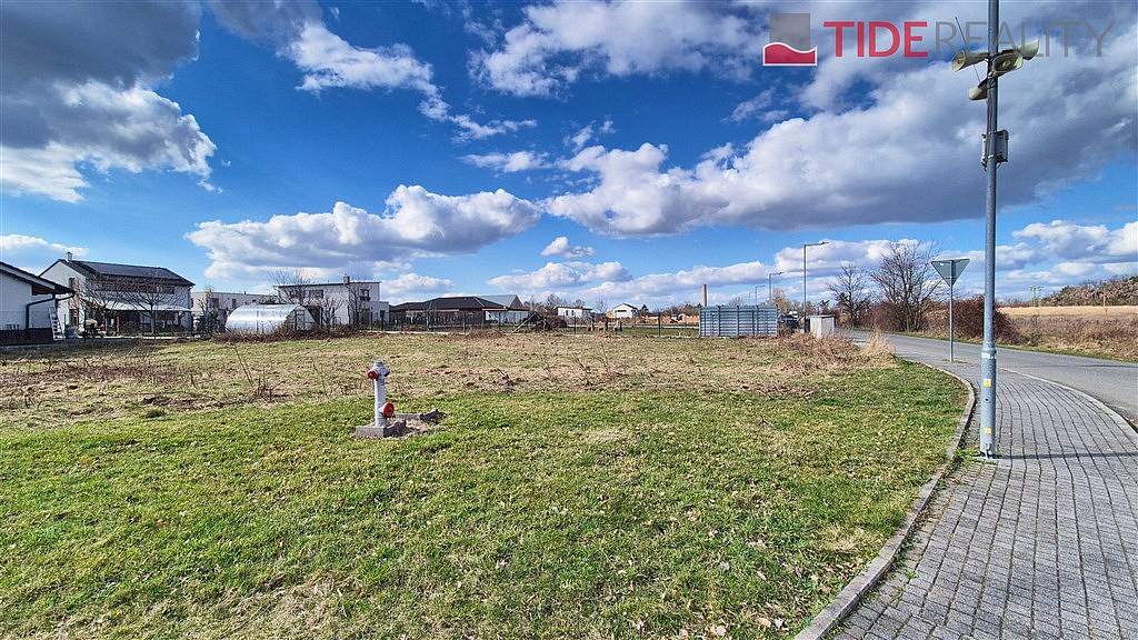 Prodej stavebního pozemku 890 m² – pohled 4