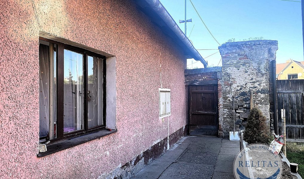 Prodej stavebního pozemku 1 873 m², Králův Dvůr – náhled fotky 10