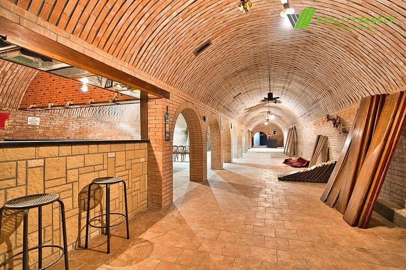 Prodej domu 750 m² s pozemkem 3 110 m² – další