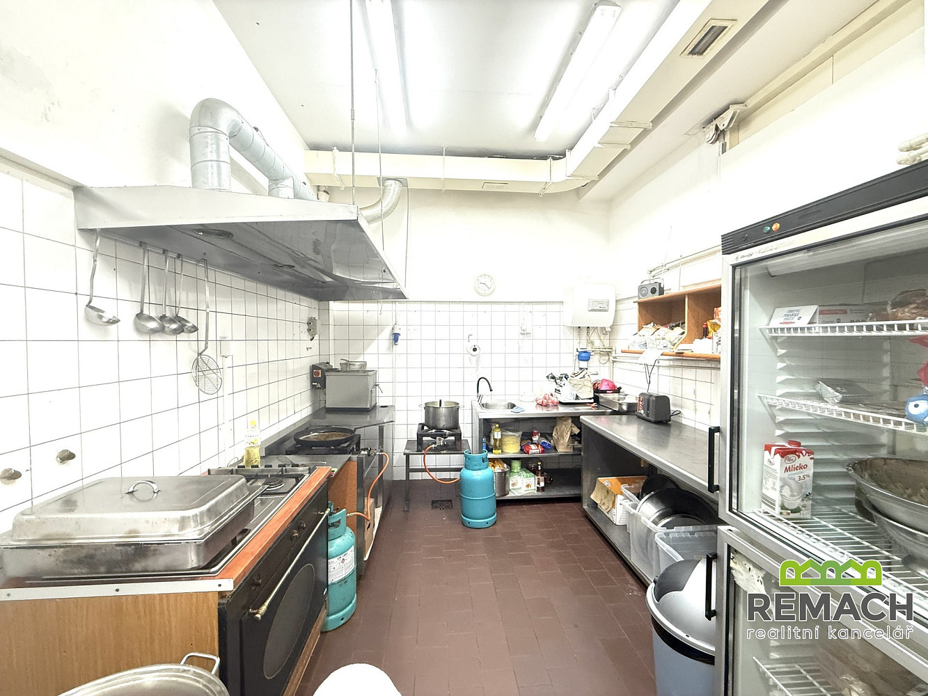 Pronájem obchodních prostor 222 m²