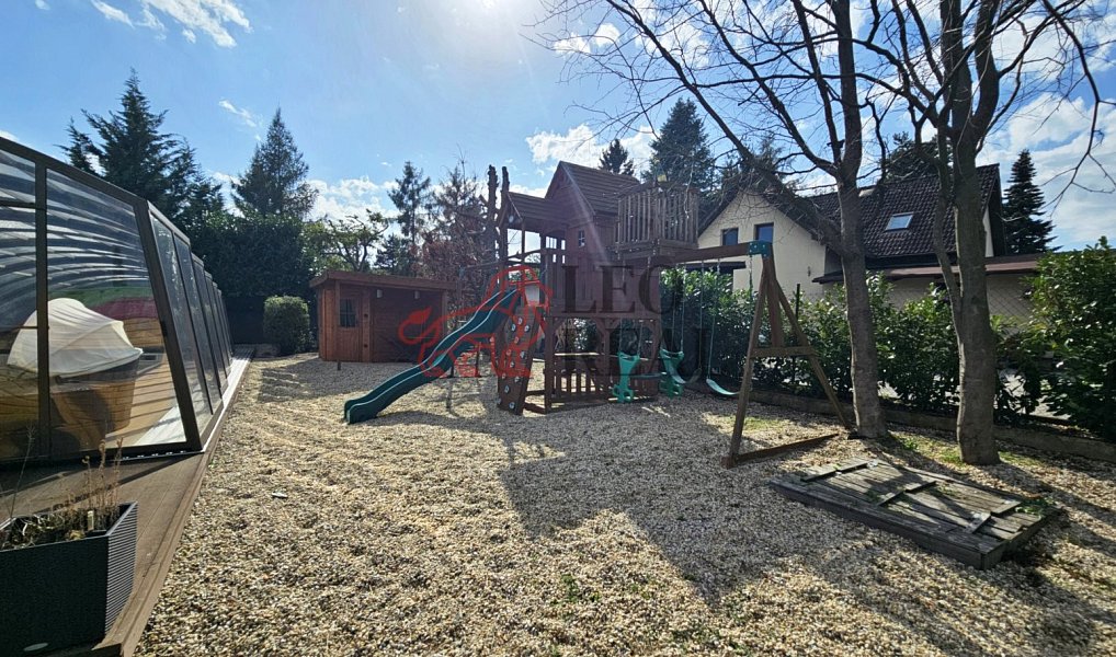 Prodej domu 316 m² s pozemkem 1 751 m², Kamenice – náhled fotky 36